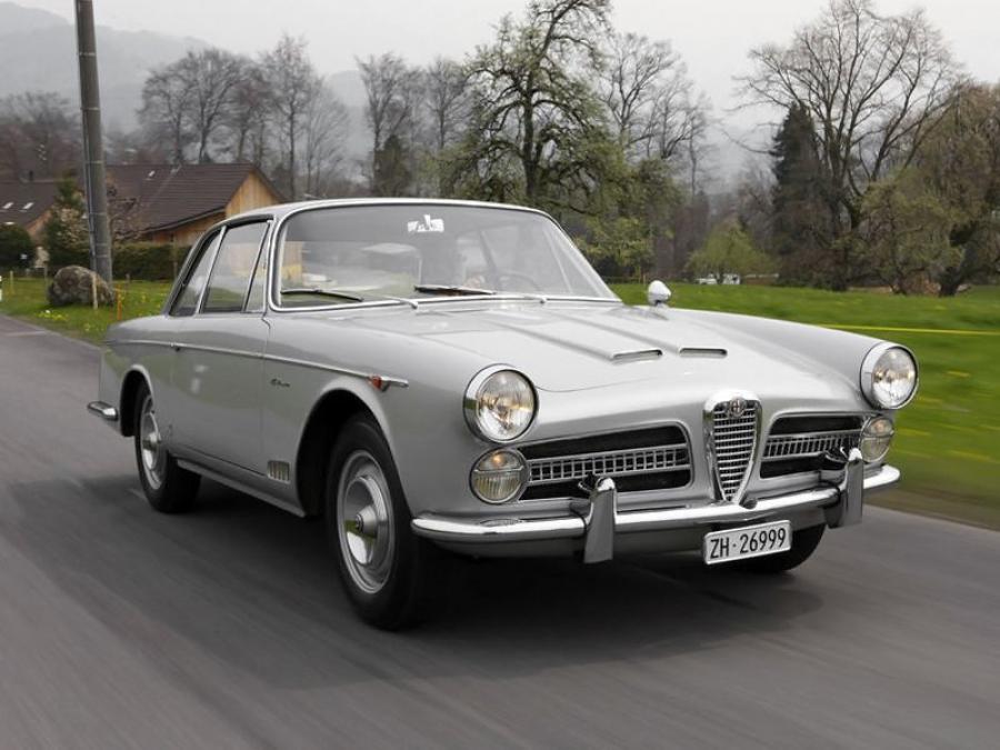  Alfa Romeo 2000 Vignale Coupe (102) 1958 года  (фото 1 из 2)